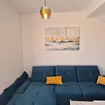 Family Friendly House With A Swimming Pool - 23021 Semesterbostad *