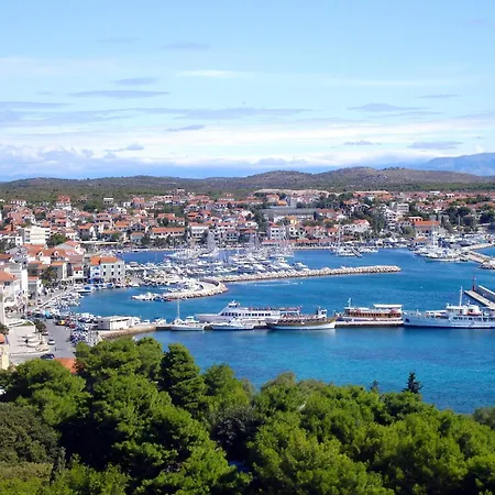 Family Friendly House With A Swimming Pool - 23021