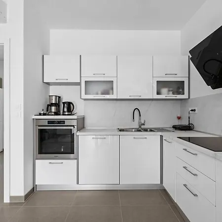 בית נופש Family Friendly House With A Swimming Pool - 23021 וודיצה