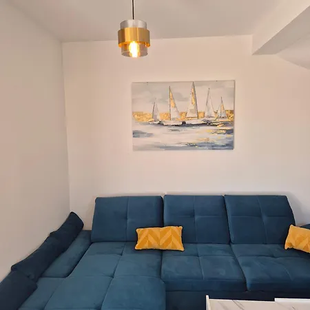 Family Friendly House With A Swimming Pool - 23021 בית נופש *