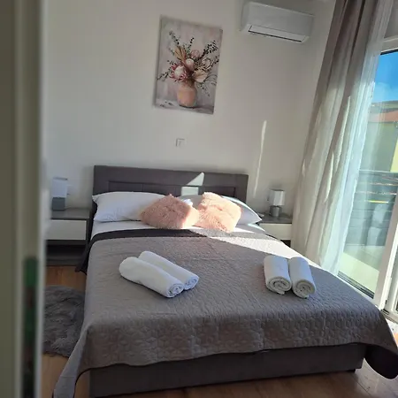 Vakantiehuis Family Friendly House With A Swimming Pool - 23021 Vodice