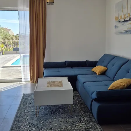 Family Friendly House With A Swimming Pool - 23021 Vodice