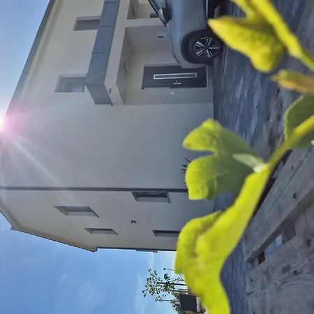 בית נופש Family Friendly House With A Swimming Pool - 23021 *