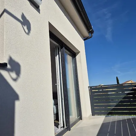 Family Friendly House With A Swimming Pool - 23021