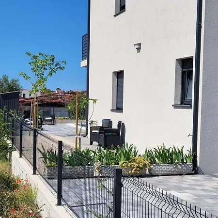 Family Friendly House With A Swimming Pool - 23021 וודיצה