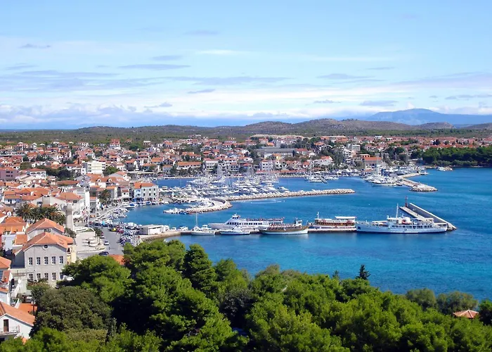 Family Friendly House With A Swimming Pool - 23021