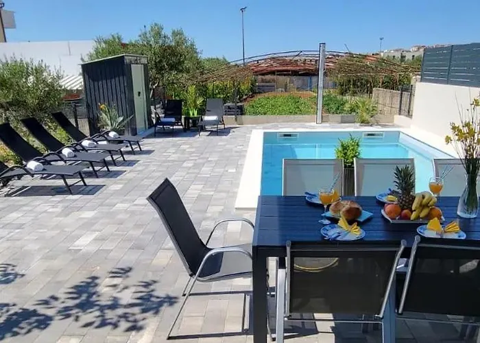 Vikendica Family Friendly House With A Swimming Pool - 23021 Vodice