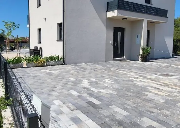 Family Friendly House With A Swimming Pool - 23021 Vodice