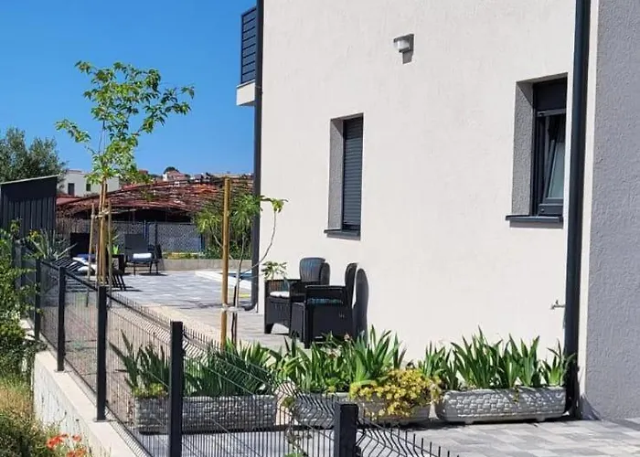 Family Friendly House With A Swimming Pool - 23021 Vodice